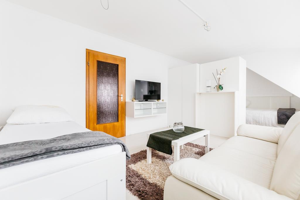 Apartments Нойс Номер фото