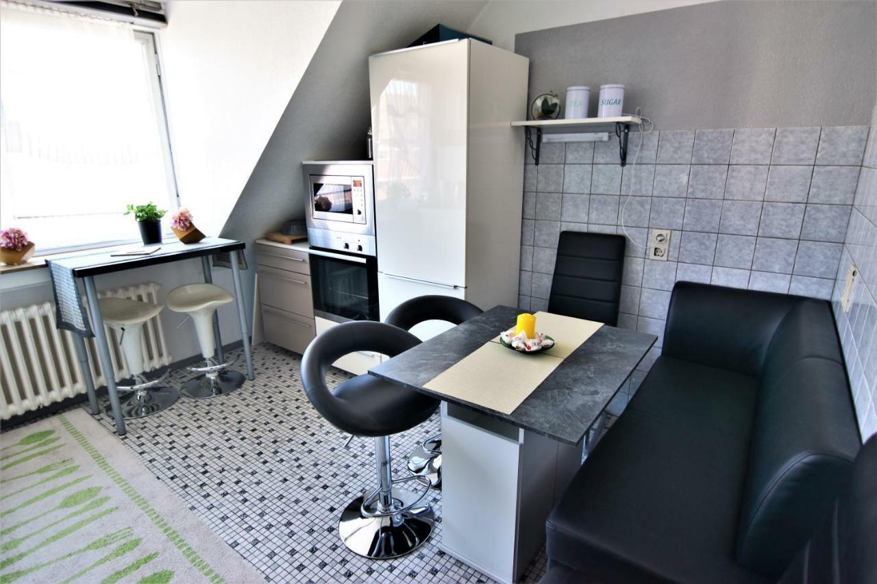 Apartments Нойс Экстерьер фото